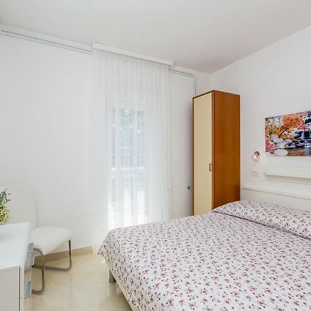 Apartman Vesna Малинска Экстерьер фото