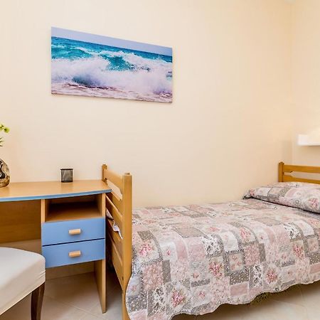 Apartman Vesna Малинска Экстерьер фото