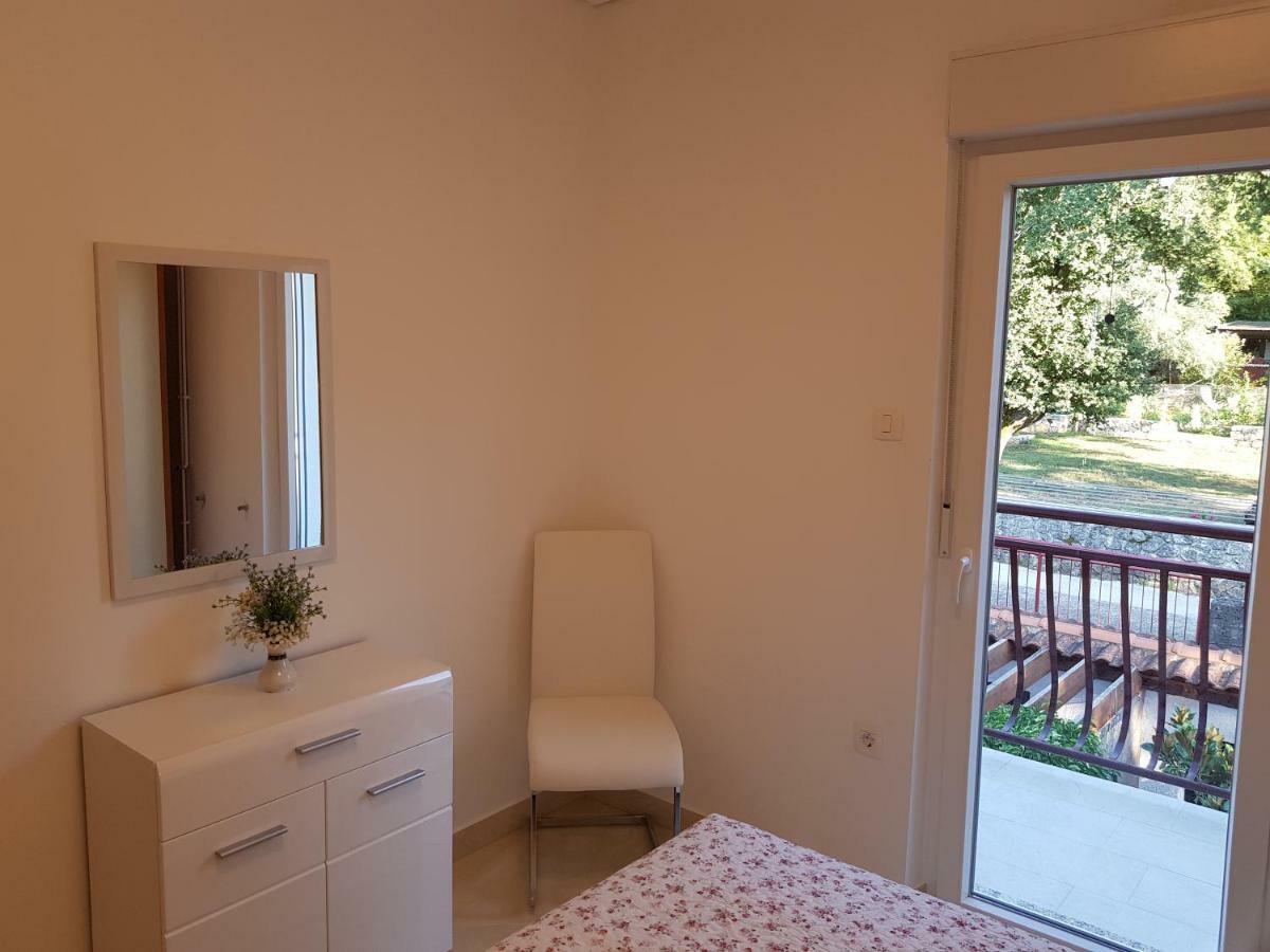 Apartman Vesna Малинска Экстерьер фото